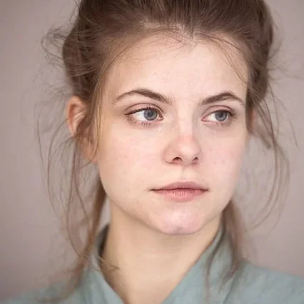  Juli Jakab