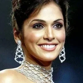 Photo star :  Isha Koppikar