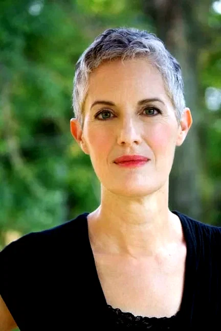  Sarah Dacey Charles