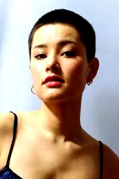  Ayumi Roux