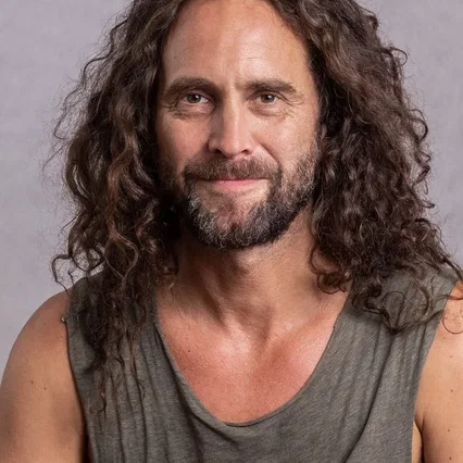 Aron Gauder