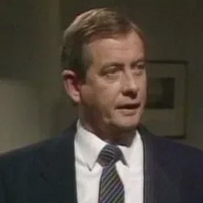 Photo star : Derek Fowlds