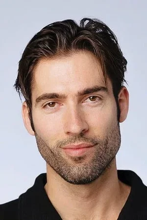  Victor Iván photo