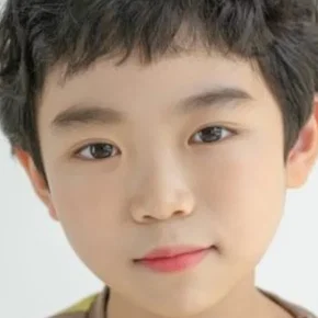 Photo star :  Pyo Dong-jun