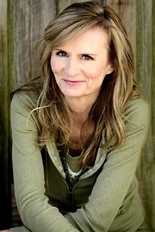  Debbie Sutcliffe