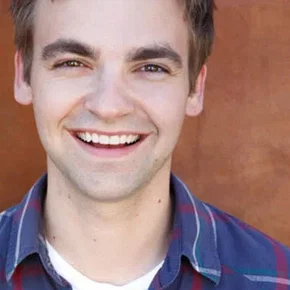 Photo star :  Drew Tarver