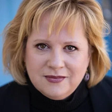  Christine Dye