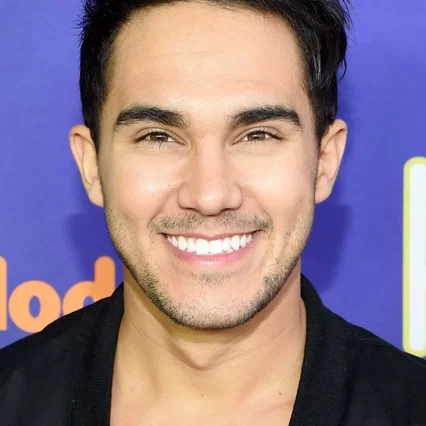  Carlos PenaVega