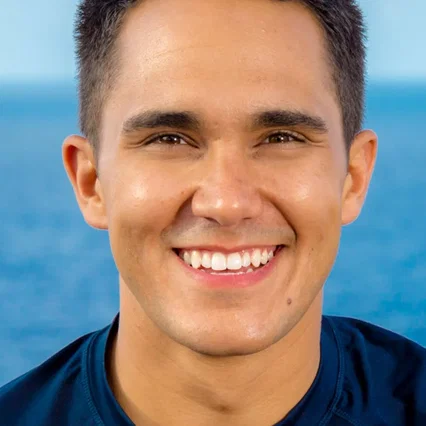 Carlos PenaVega