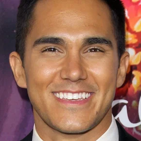 Photo star :  Carlos PenaVega