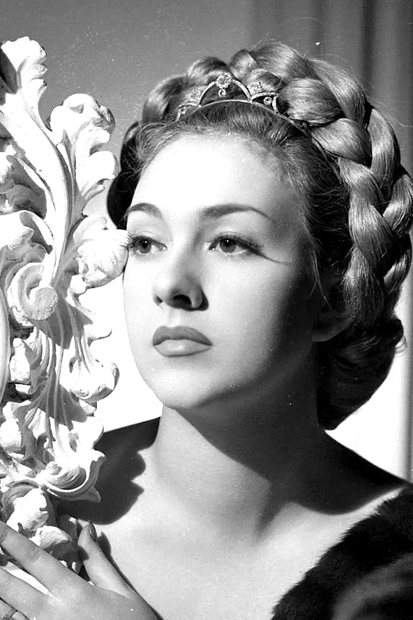  Amparo Rivelles