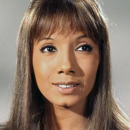  Rosenda Monteros