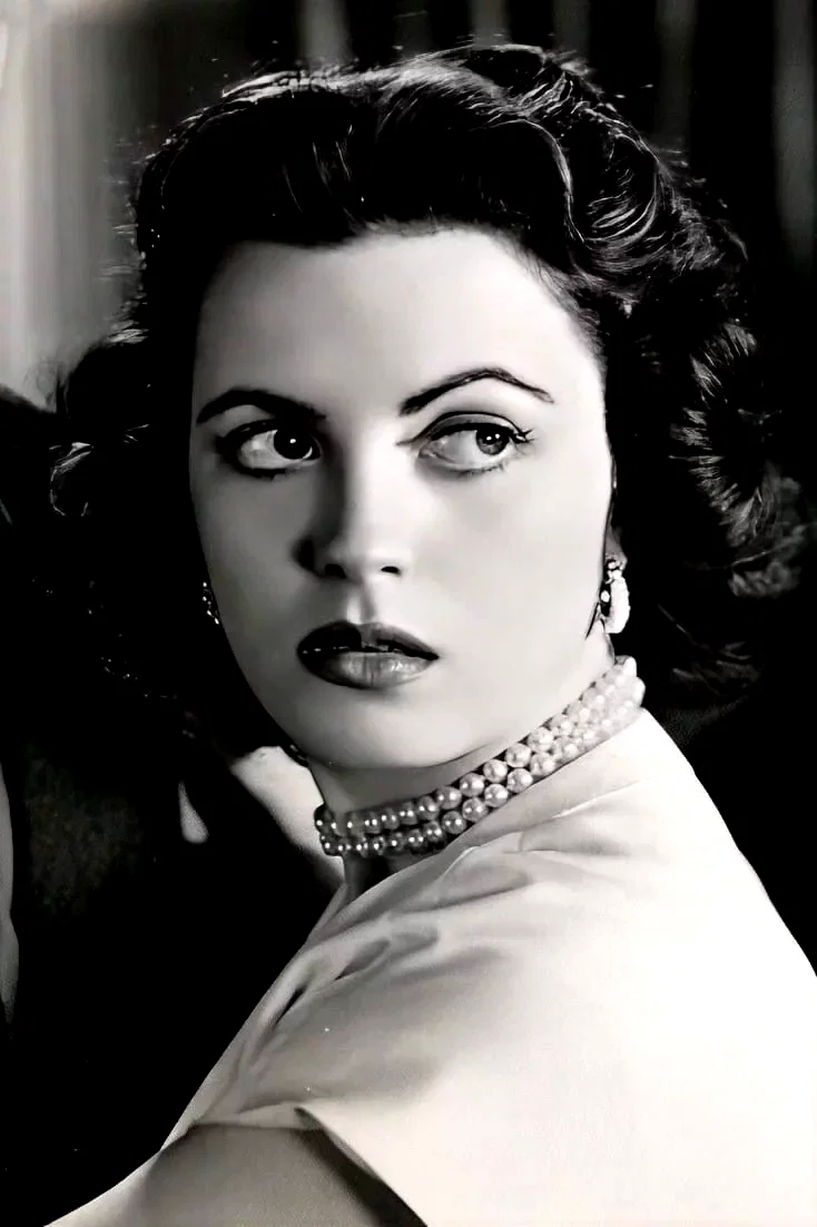  Faith Domergue