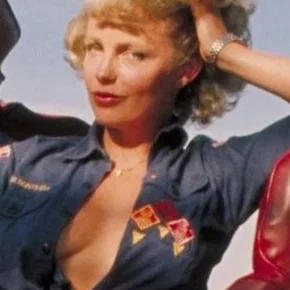 Photo star :  Suze Randall