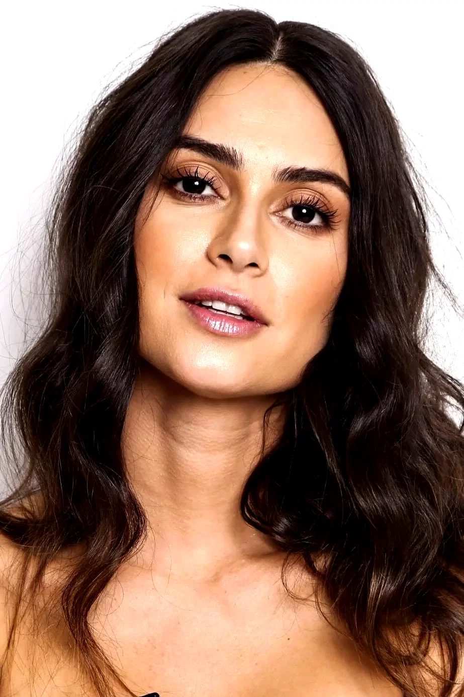  Thaila Ayala