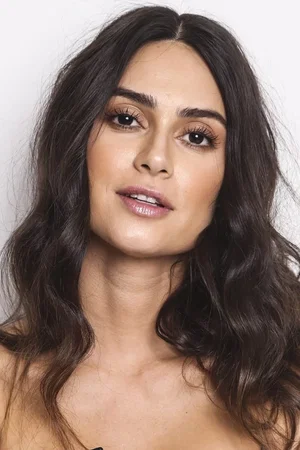  Thaila Ayala