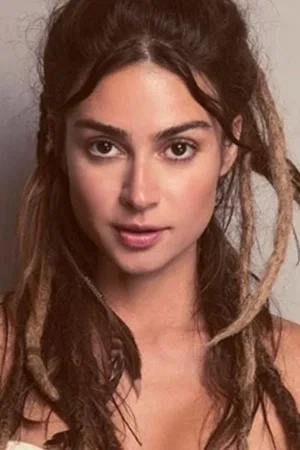  Thaila Ayala