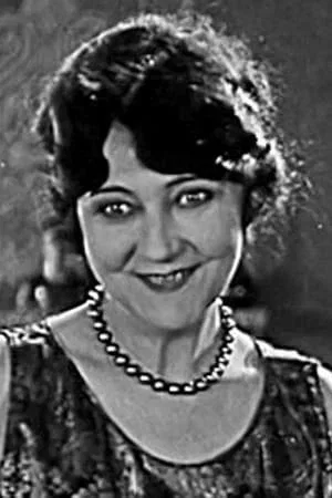  Charlotte Mineau