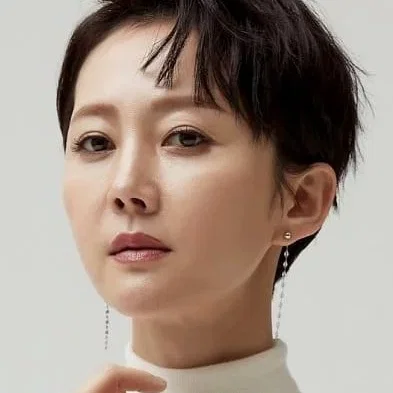  Yum Jung-ah