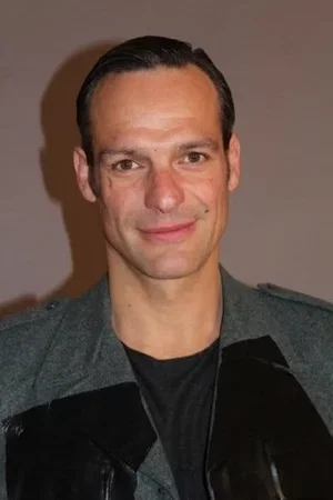  David Bowles photo