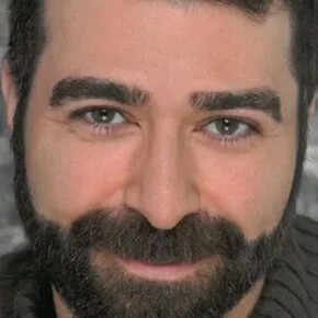 Photo star :  Barzin Akhavan