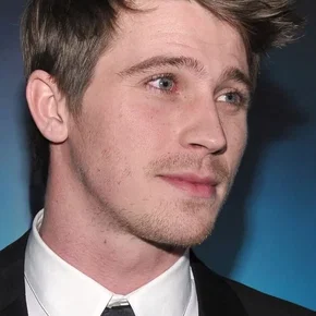 Photo star : Garrett Hedlund