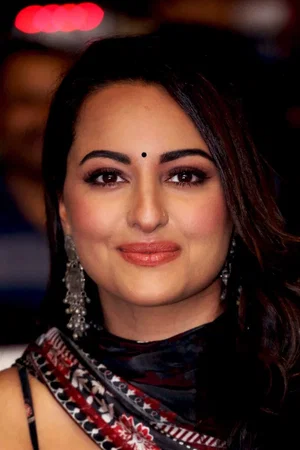  Sonakshi Sinha