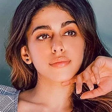  Alaya F