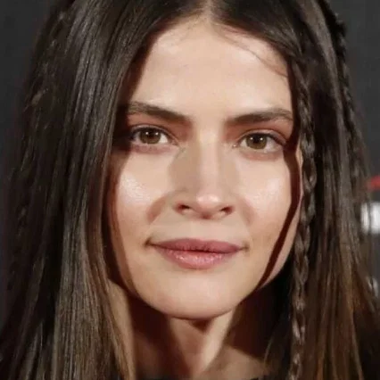  Alba Galocha