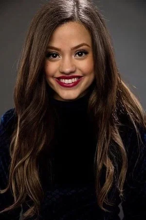 Sarah Jeffery photo