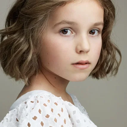  Miley Locke