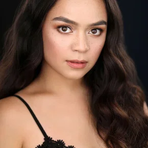 Photo star :  Kaitlyn Santa Juana
