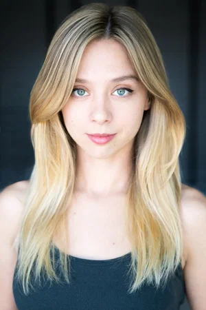  Anna Lore photo