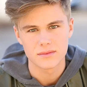 Photo star :  Owen Patrick Joyner