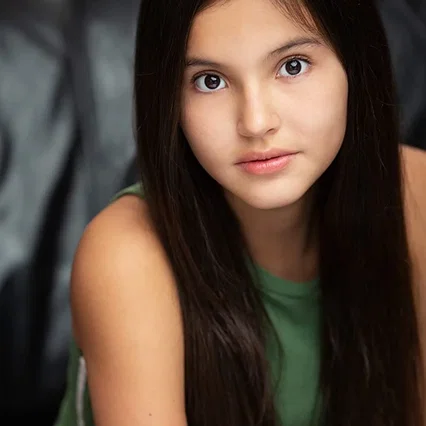  Isabel Deroy-Olson