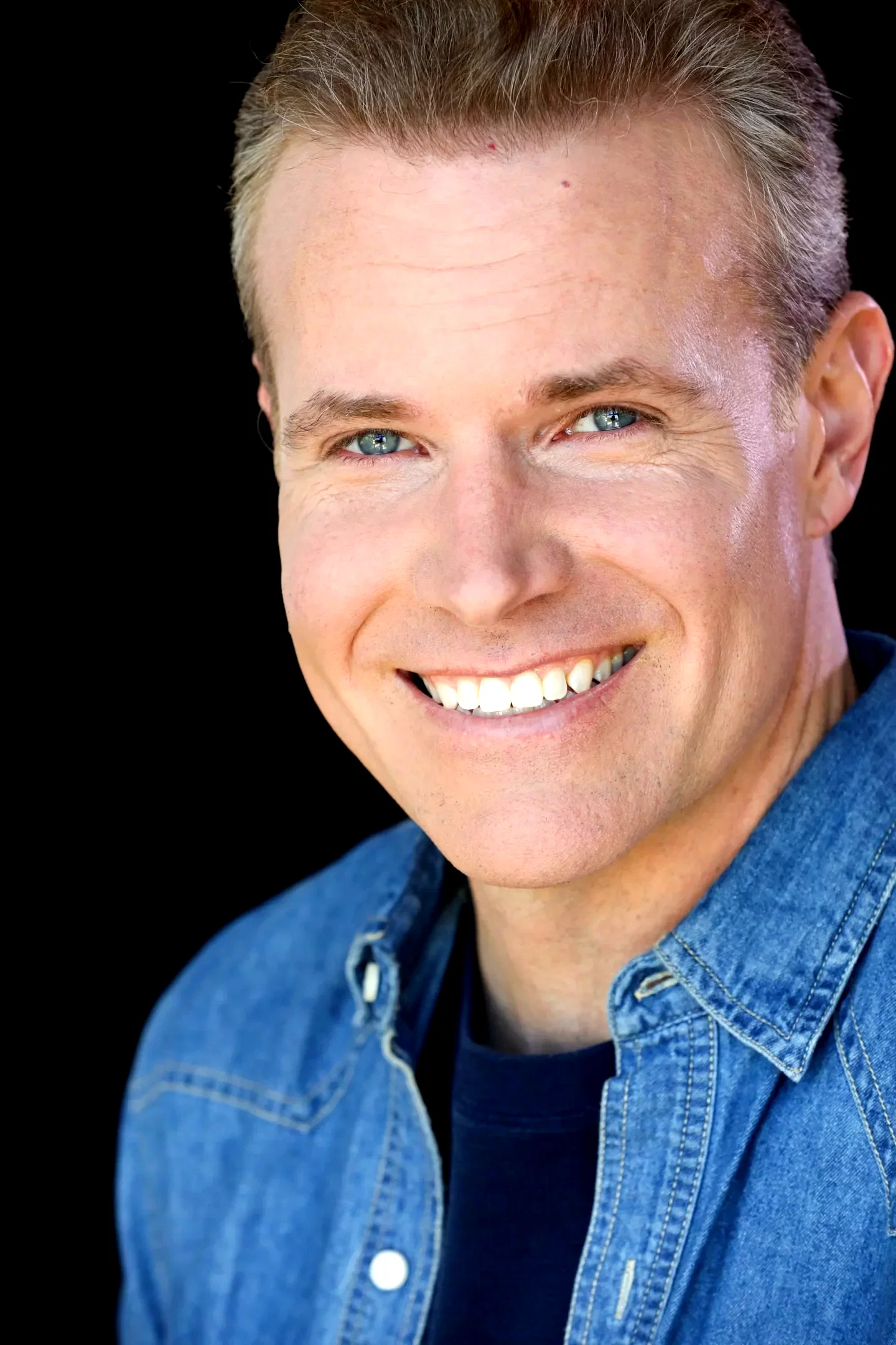  Eric Strong