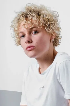  Julia Franz Richter photo