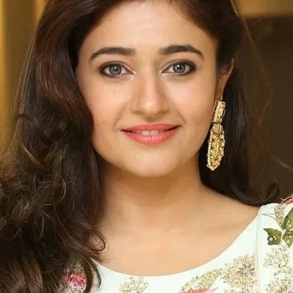  Poonam Bajwa