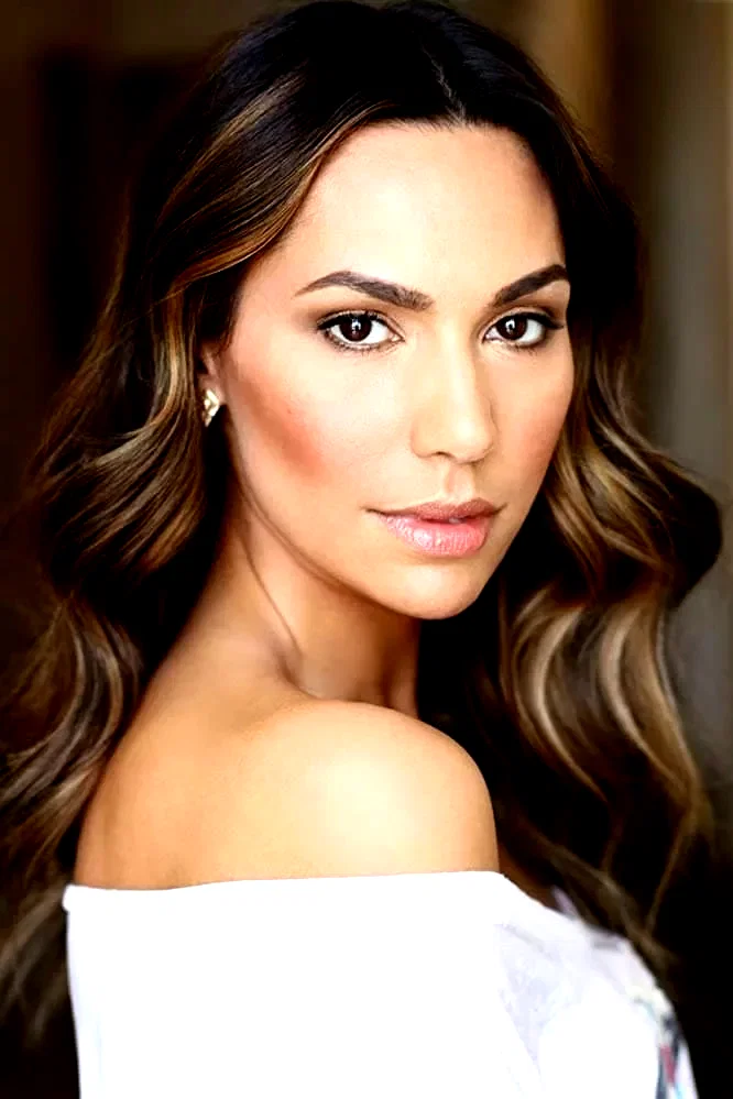  Layla Cushman