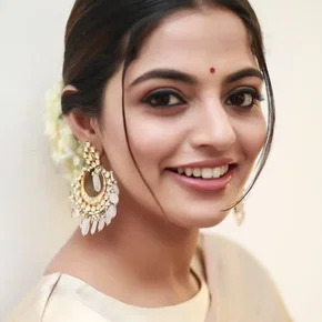 Photo star :  Nikhila Vimal