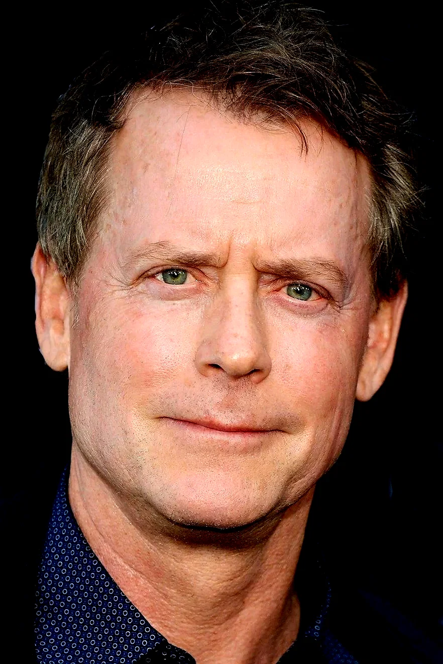 Greg Kinnear