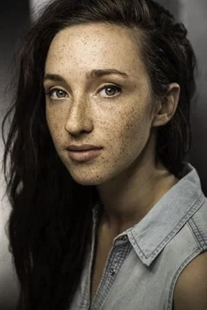  Ellie James photo