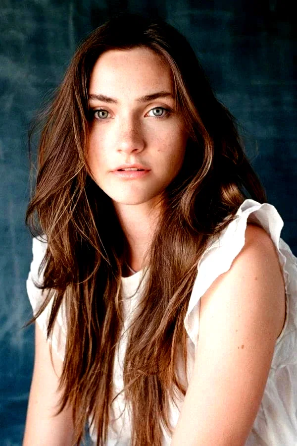  Emily Hall