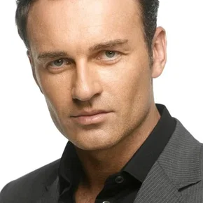 Photo star : Julian McMahon