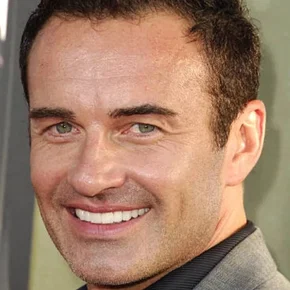 Photo star : Julian McMahon