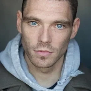 Photo star :  James Nelson-Joyce