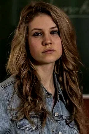  Tessa Hoder