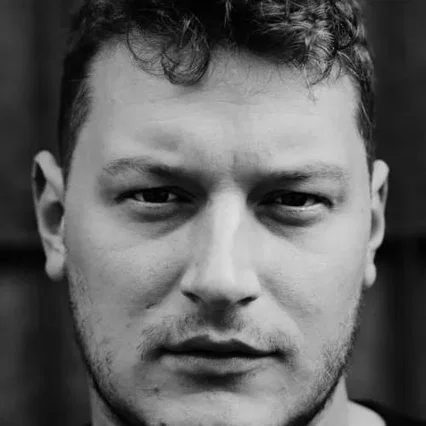  Ari Alexander