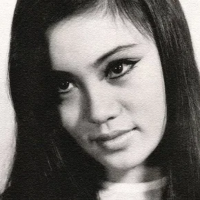 Photo star :  Polly Shang-Kuan Ling-Feng