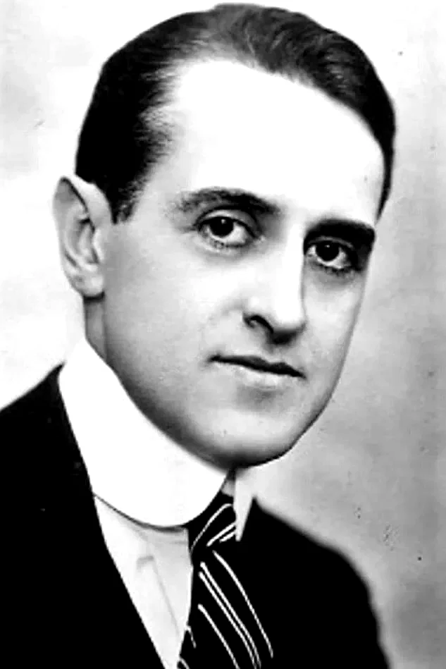 Taylor Holmes